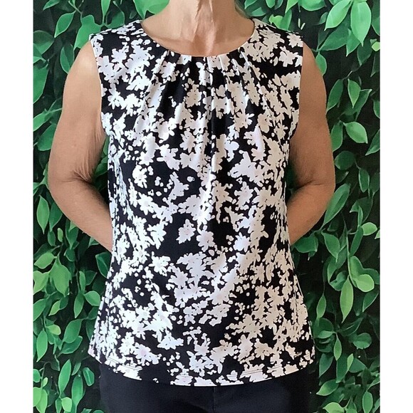 🖤 Calvin Klein Sleeveless Black Floral Blouse – Rounded Neck – Size M - Picture 2 of 3